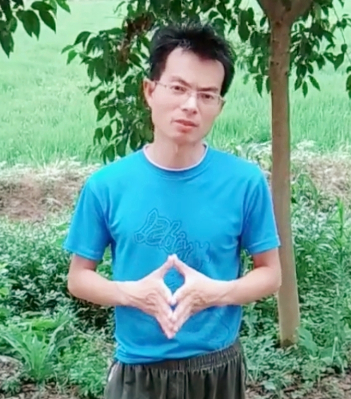 吴先生的第二张照片--驻马店相亲服务中心