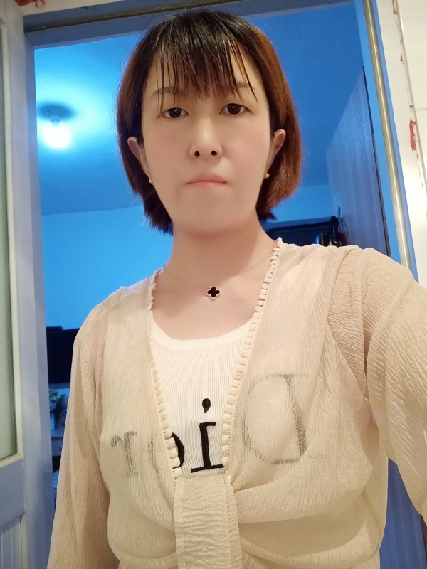 芬儿的第一张照片--驻马店相亲服务中心