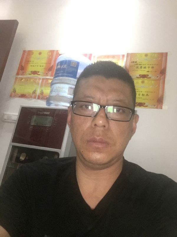 牵手的第一张照片--驻马店相亲服务中心