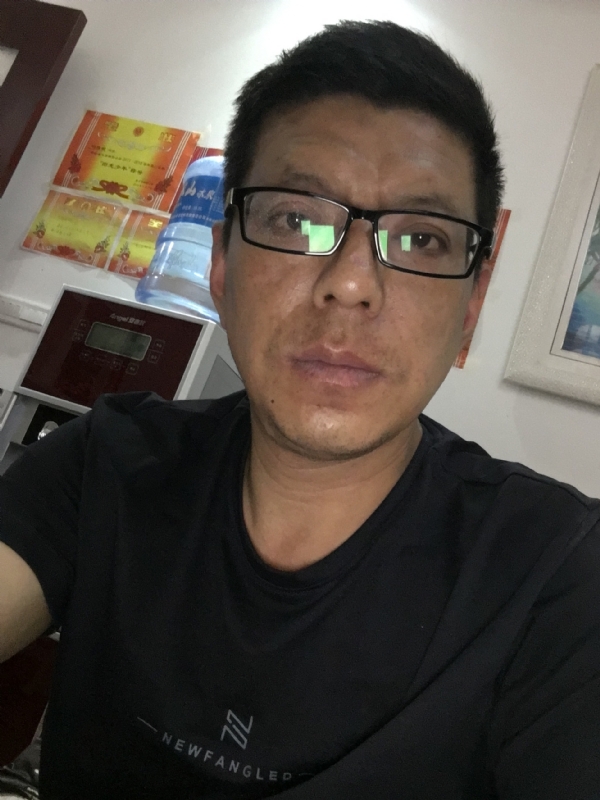 牵手的第三张照片--驻马店相亲服务中心