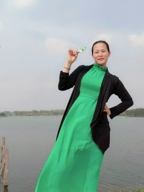 李梅的第二张照片--驻马店相亲服务中心