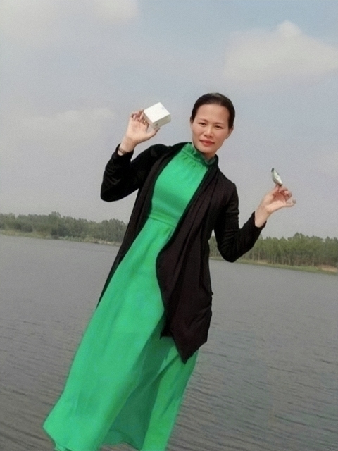 李梅的第三张照片--驻马店相亲服务中心