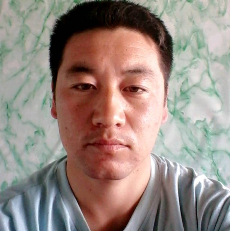 寻找另一半的第三张照片--驻马店相亲服务中心