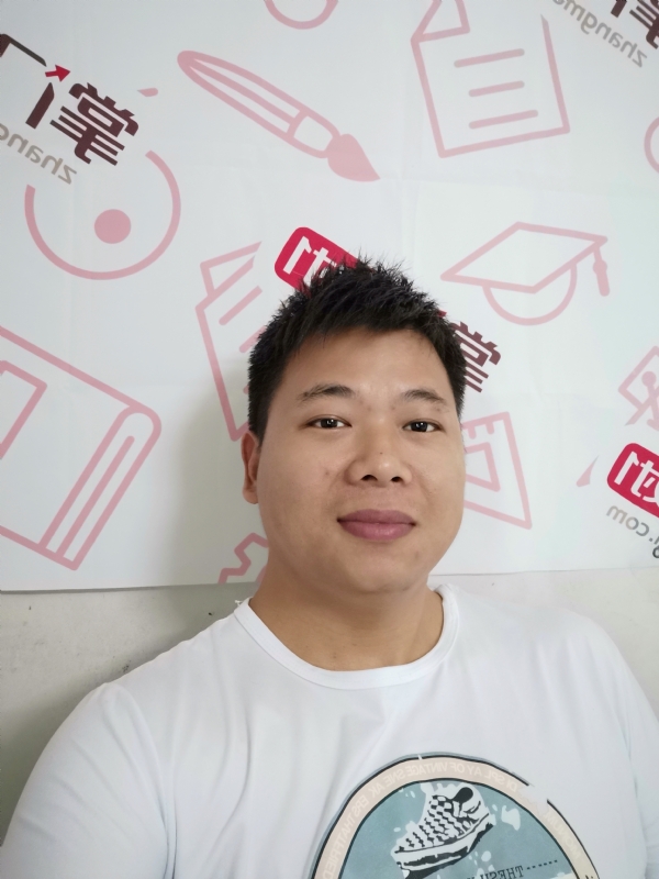 轻静地行走着的第一张照片--驻马店相亲服务中心