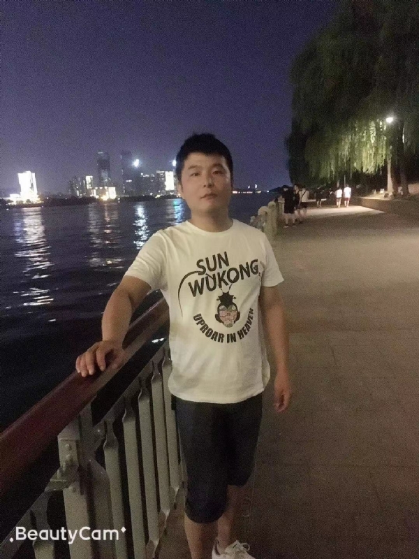 古月的第一张照片--驻马店相亲服务中心