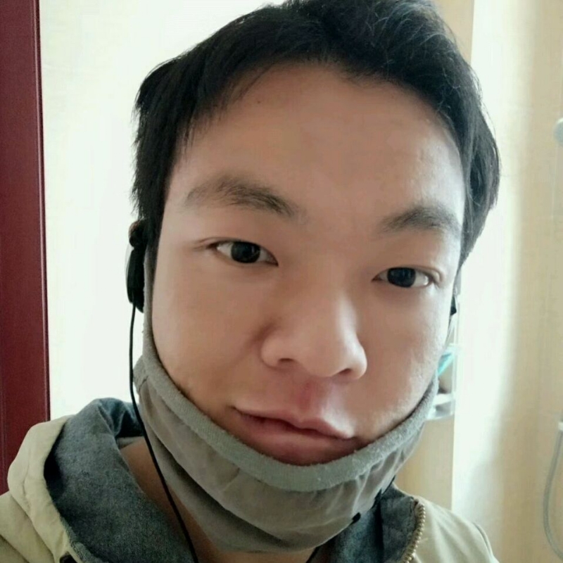 泡沫哭泣的第一张照片--驻马店相亲服务中心