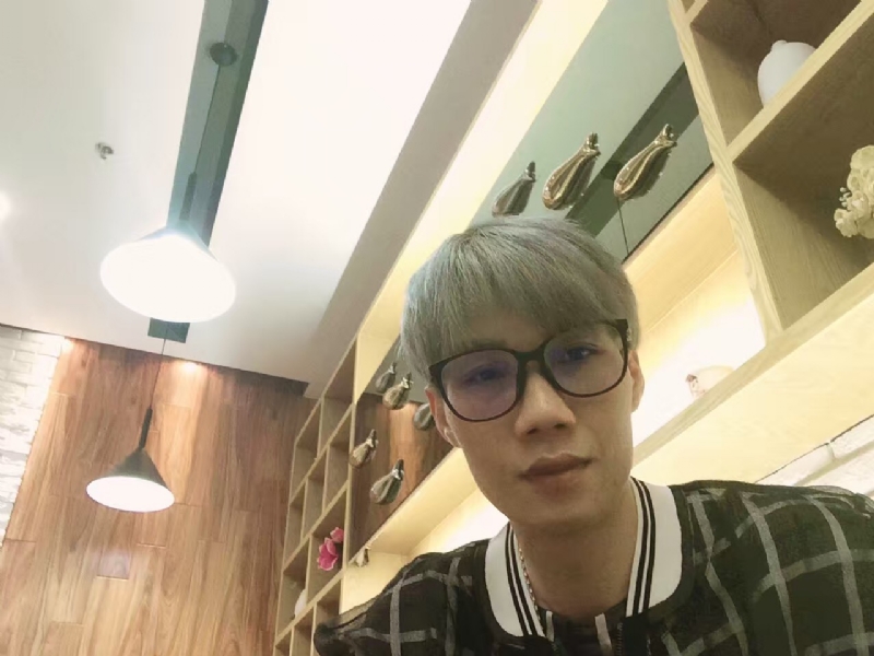 黄峰的第二张照片--驻马店相亲服务中心