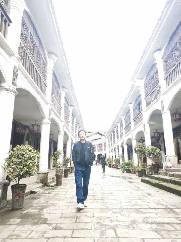 斌哥哥的第一张照片--驻马店相亲服务中心