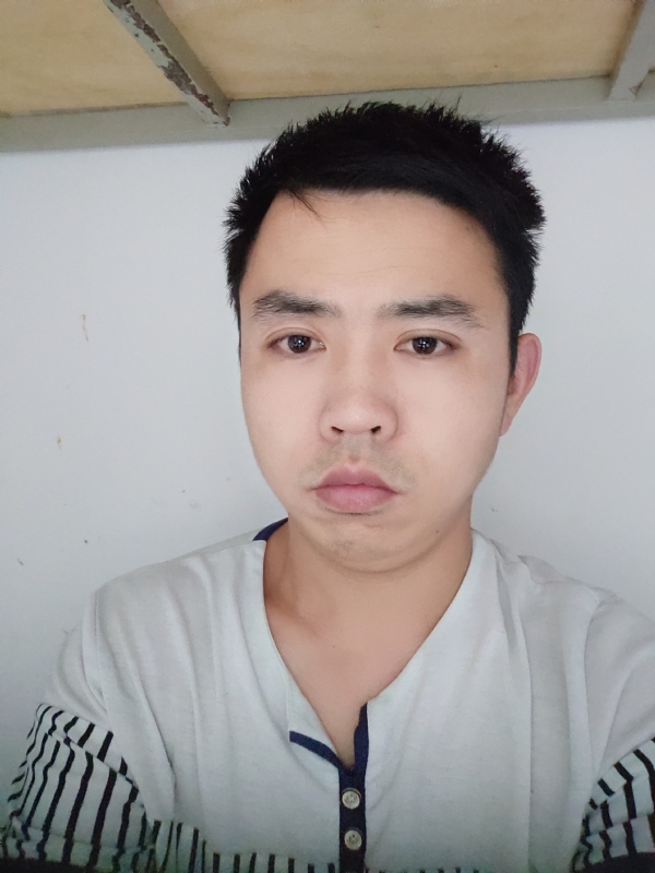 老男孩的第二张照片--驻马店相亲服务中心