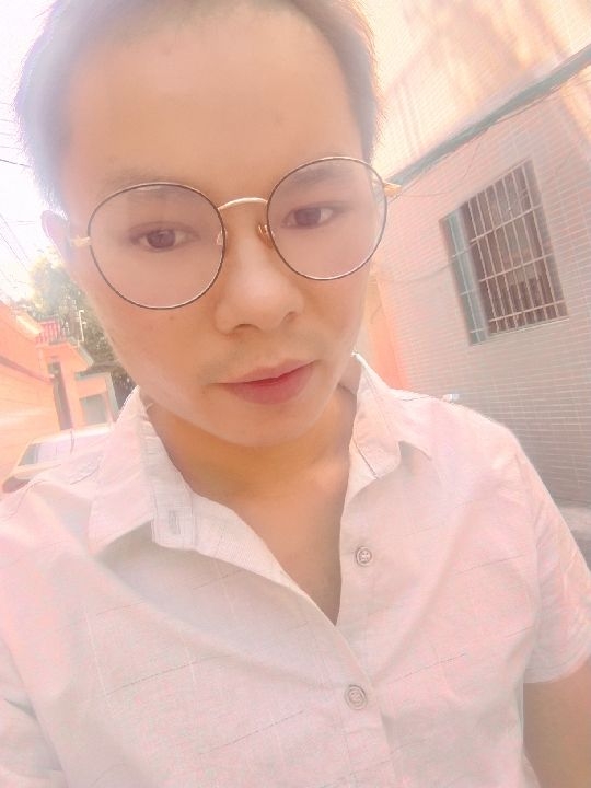 楠呐的第四张照片--驻马店相亲服务中心