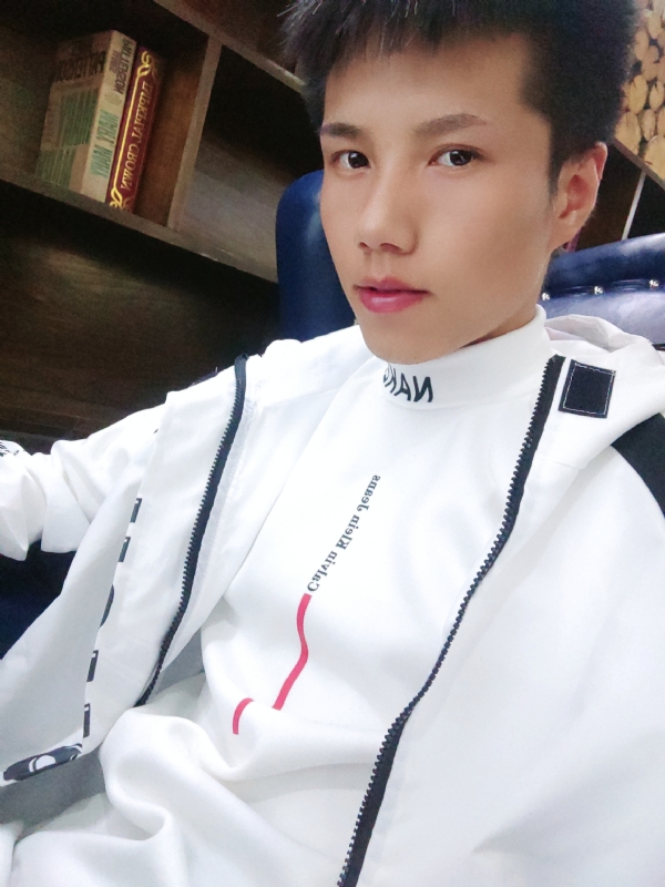 梁辞的第一张照片--驻马店相亲服务中心