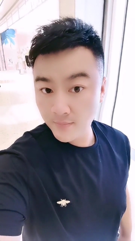 微风徐徐的第一张照片--驻马店相亲服务中心