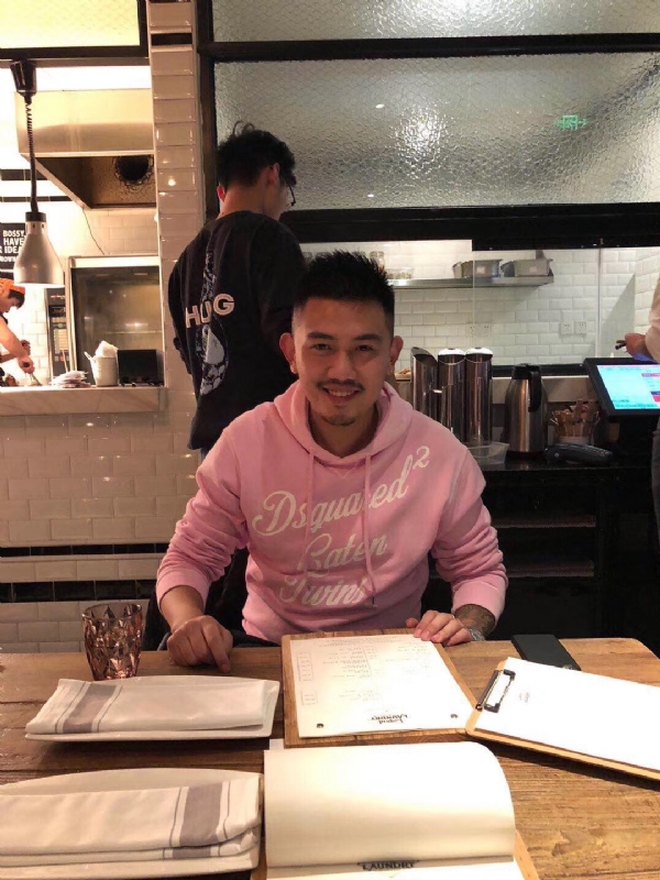 雪云飘的第一张照片--驻马店相亲服务中心