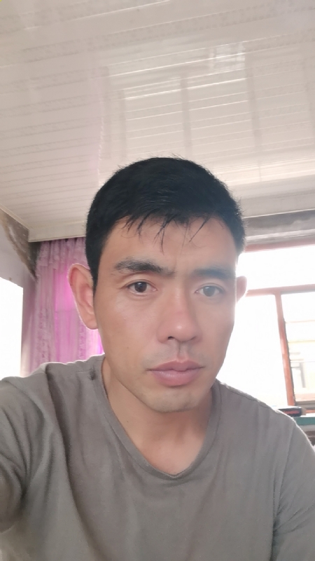 小草莓1981的第一张照片--驻马店相亲服务中心