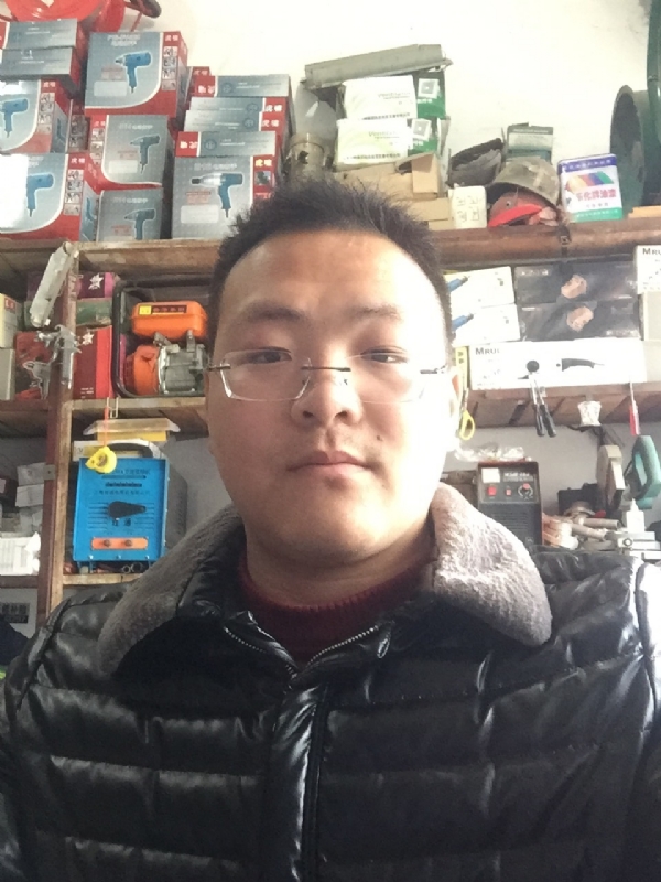 鼎福的第一张照片--驻马店相亲服务中心