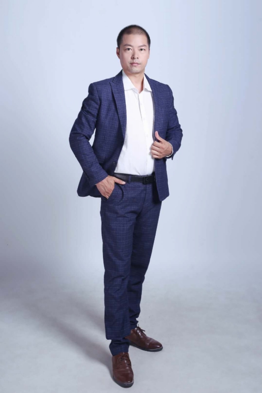 努力的青年的第一张照片--驻马店相亲服务中心