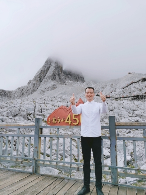 灰太狼的第一张照片--驻马店相亲服务中心