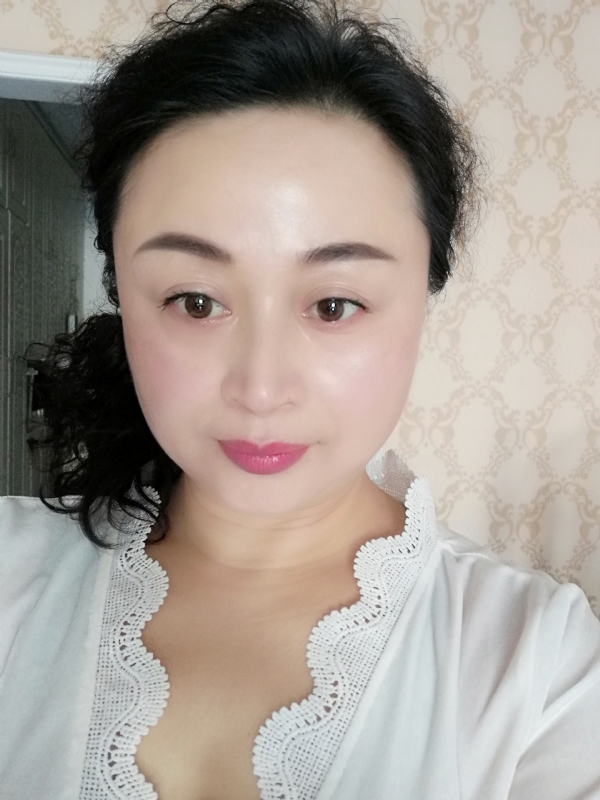 花谢花飞的第一张照片--驻马店相亲服务中心