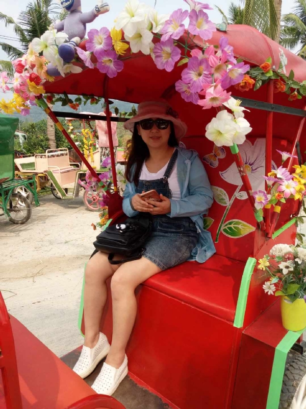 雨纷纷的第一张照片--驻马店相亲服务中心