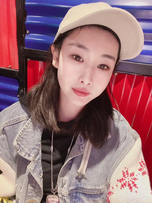 玲珑的第一张照片--驻马店相亲服务中心