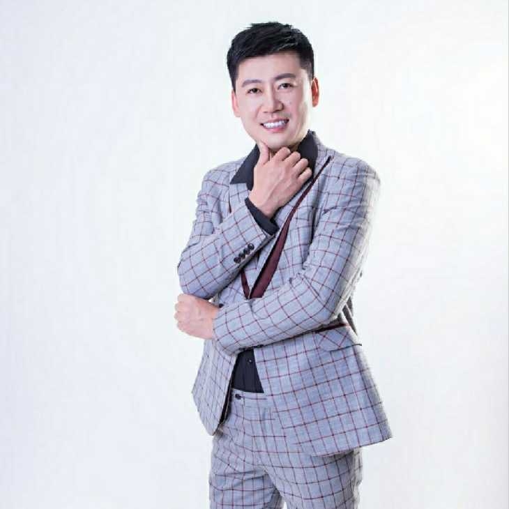 屋顶拾荒人的第一张照片--驻马店相亲服务中心