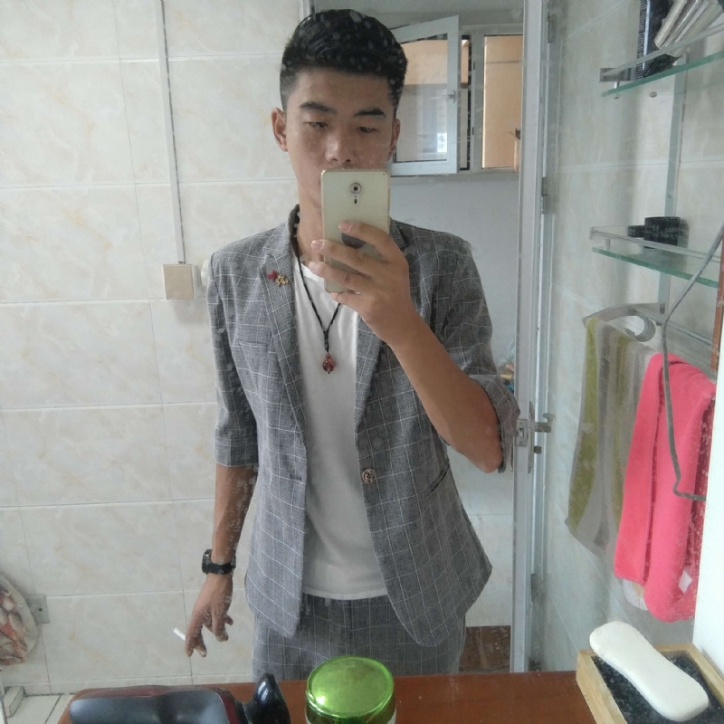 会淹死的鱼的第一张照片--驻马店相亲服务中心