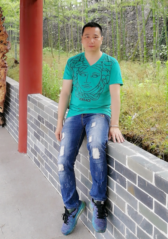 缘分不易的第一张照片--驻马店相亲服务中心