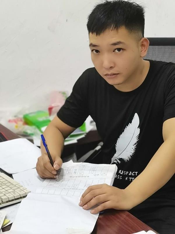 寻找另一伴的第一张照片--驻马店相亲服务中心