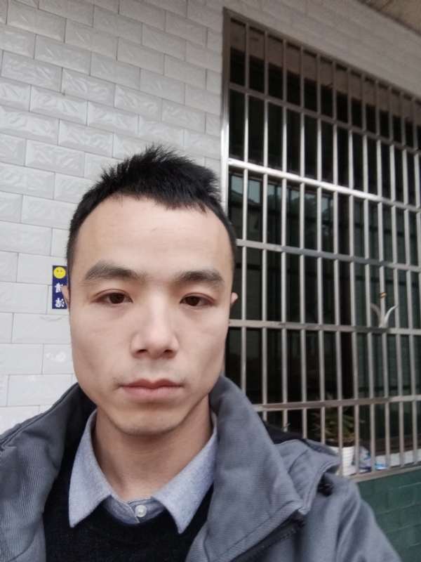 笑得那么开心的第二张照片--驻马店相亲服务中心