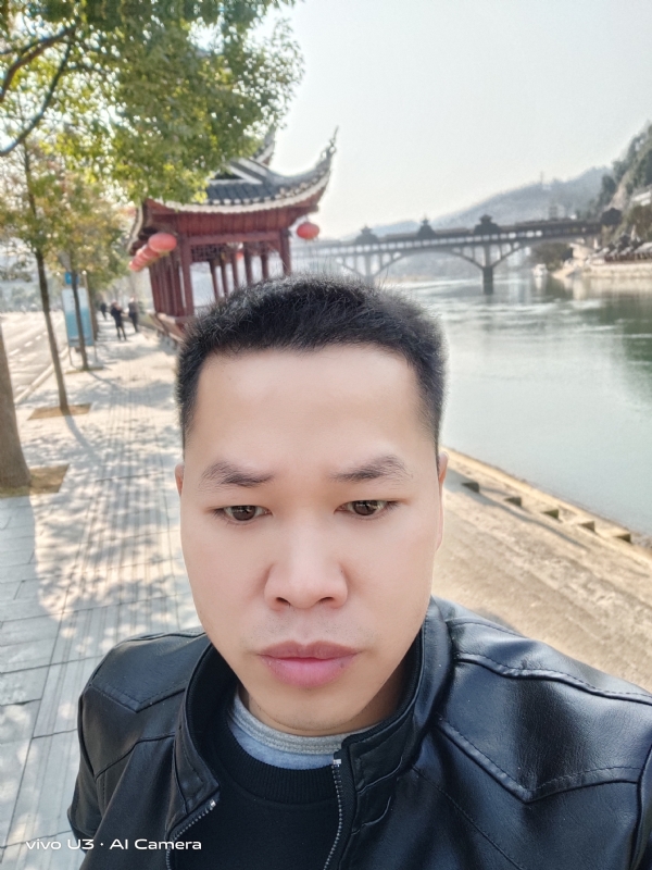 啊锦的第一张照片--驻马店相亲服务中心