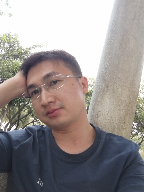 不如随风的第一张照片--驻马店相亲服务中心