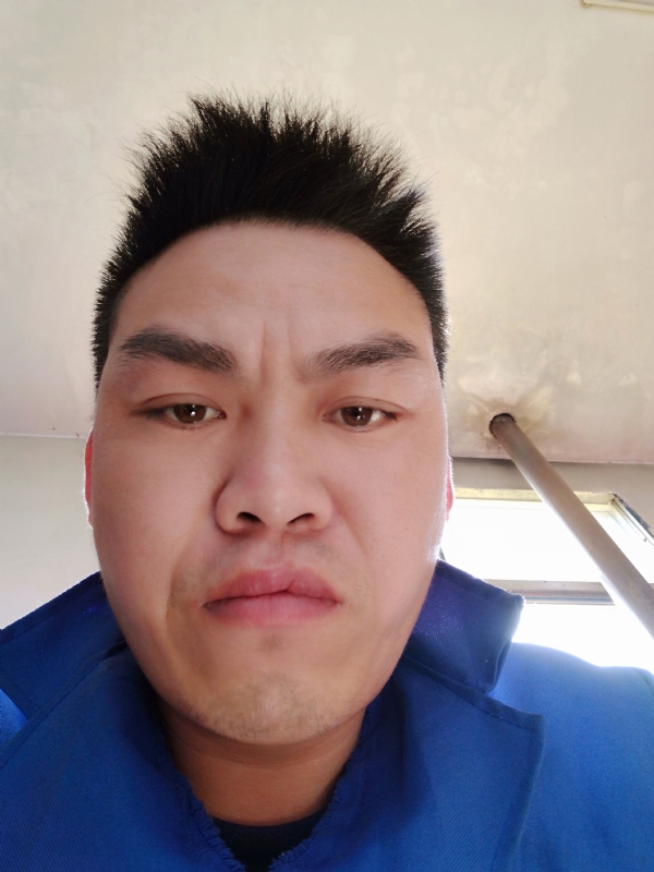 太阳红的第二张照片--驻马店相亲服务中心