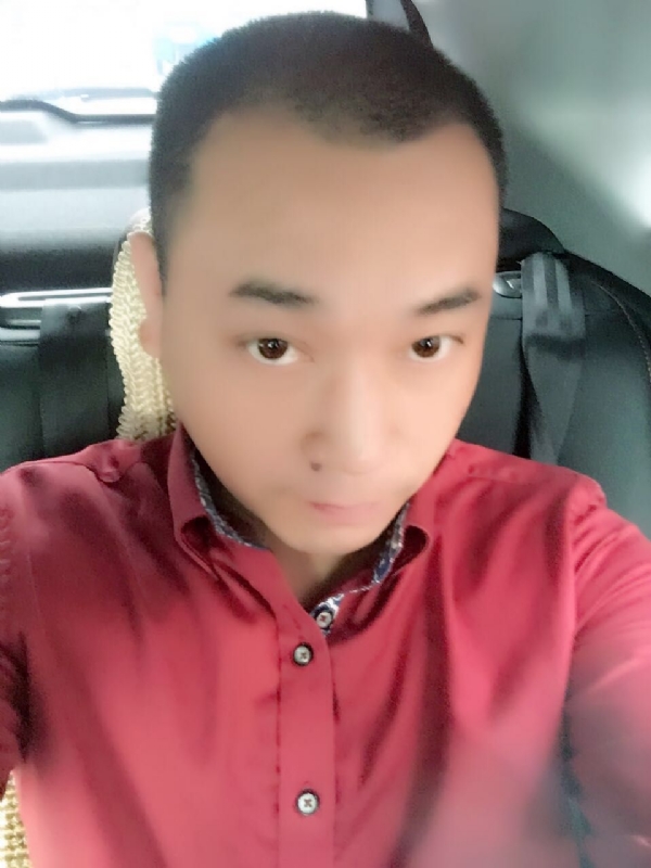 在一个路口等的第一张照片--驻马店相亲服务中心