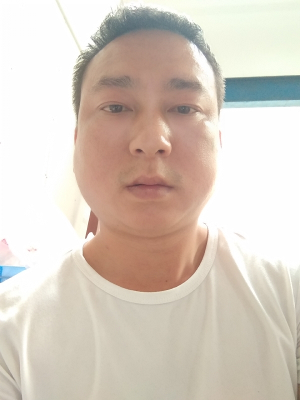 大叔的第一张照片--驻马店相亲服务中心