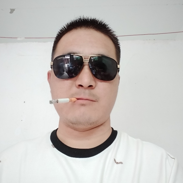 白伟伟的第一张照片--驻马店相亲服务中心