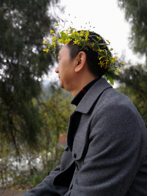 小白杨的第一张照片--驻马店相亲服务中心