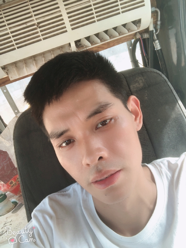 小董的第一张照片--驻马店相亲服务中心