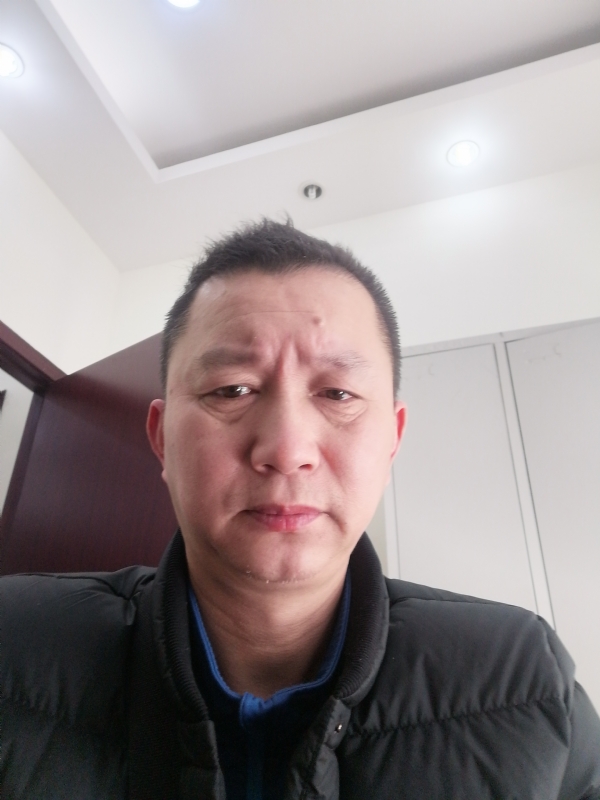 相视而笑的第一张照片--驻马店相亲服务中心