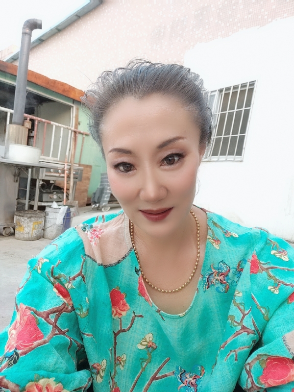 燕子的第三张照片--驻马店相亲服务中心