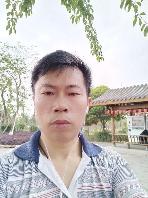 一个人的孤单的第一张照片--驻马店相亲服务中心