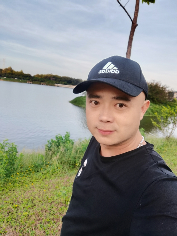 石头哥的第一张照片--驻马店相亲服务中心