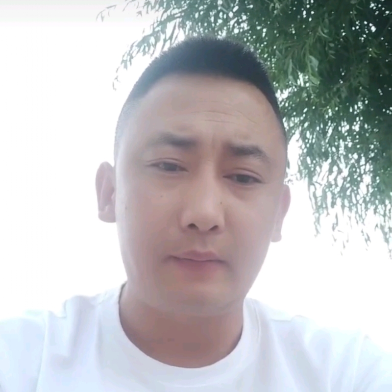 潇洒的第一张照片--驻马店相亲服务中心