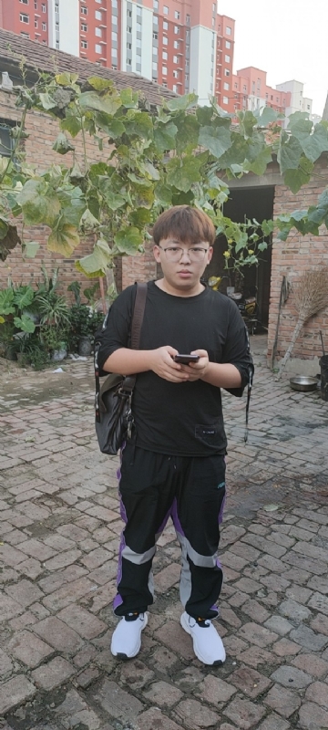 辛禹的第二张照片--驻马店相亲服务中心