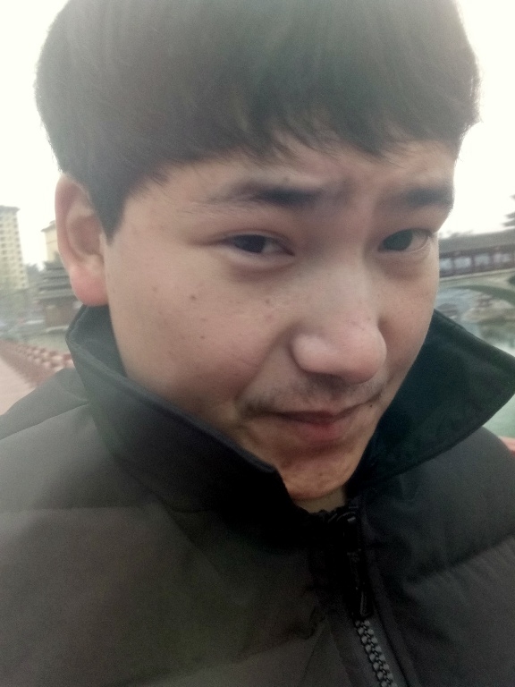 侗族青年作家超超的第二张照片--驻马店相亲服务中心