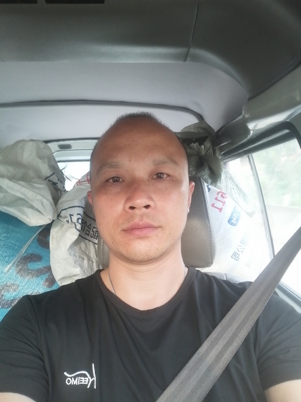 新旺丁的第二张照片--驻马店相亲服务中心