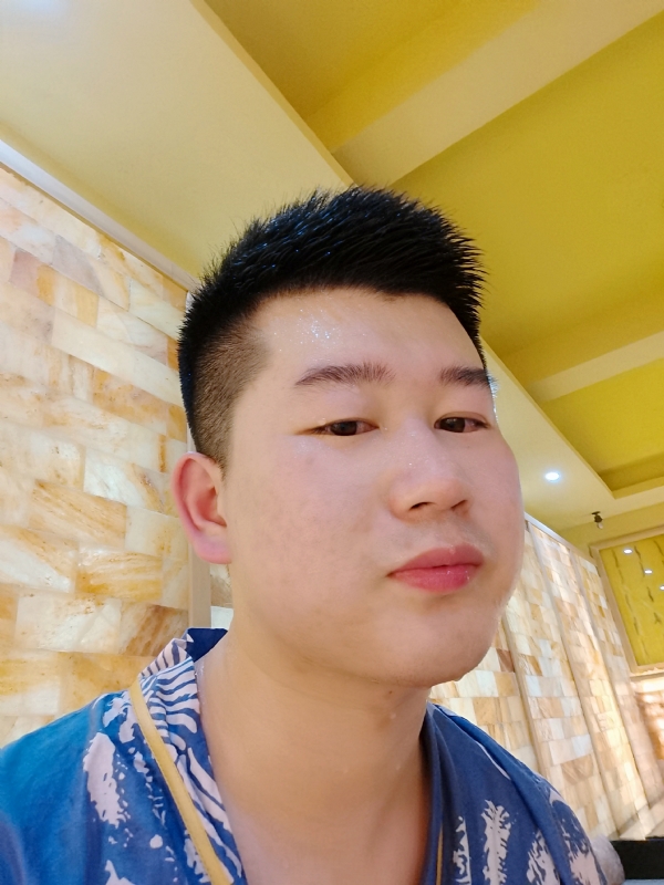 六月与阿十二的第一张照片--驻马店相亲服务中心