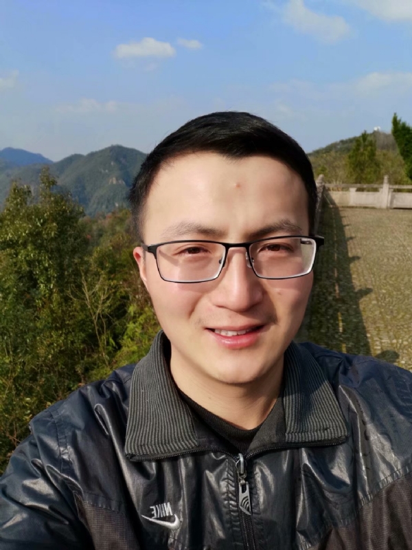 杨先生的第一张照片--驻马店相亲服务中心