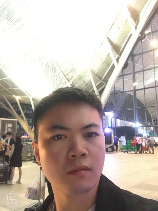 骑马的快乐的第一张照片--驻马店相亲服务中心