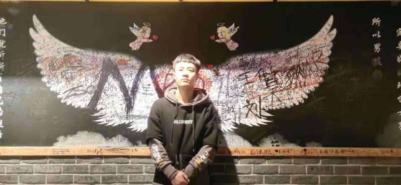 水彩画师的第一张照片--驻马店相亲服务中心