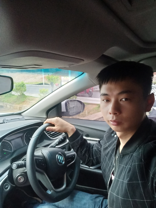 宇的第二张照片--驻马店相亲服务中心